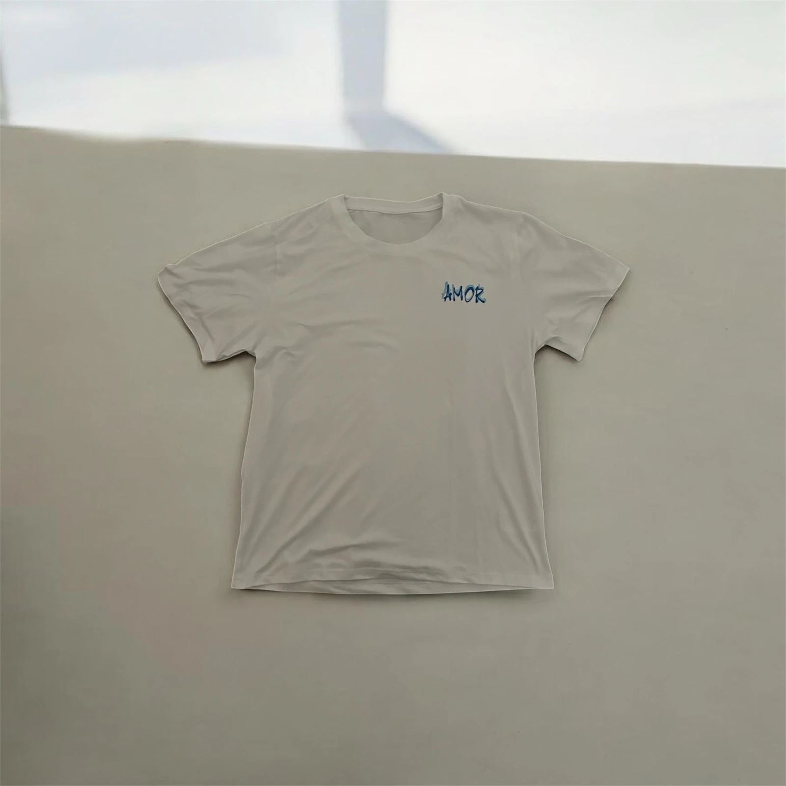 T-Shirt blanc et bleu Taille M  – photo 2